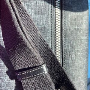 Gucci mens belt bag used but like new